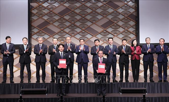 ベトナムのチン首相、東京での日越経済フォーラムに出席